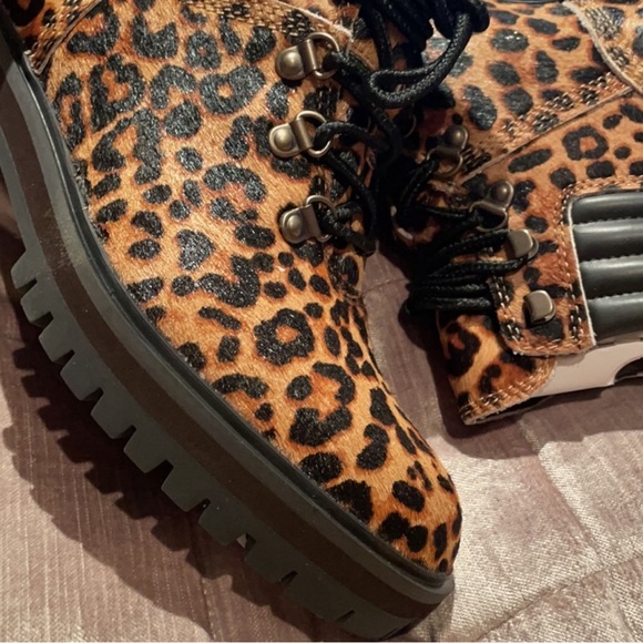 RARE leopard Timberland work boots - Picture 2 of 9